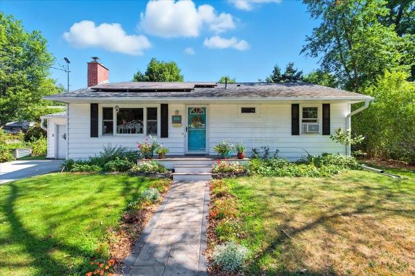 219 Pleasant Avenue