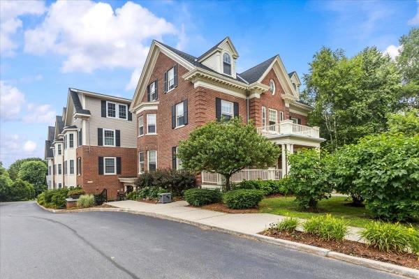 81 South Williams Street